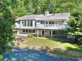 1 Andrea Way, Tewksbury Twp, NJ 07830