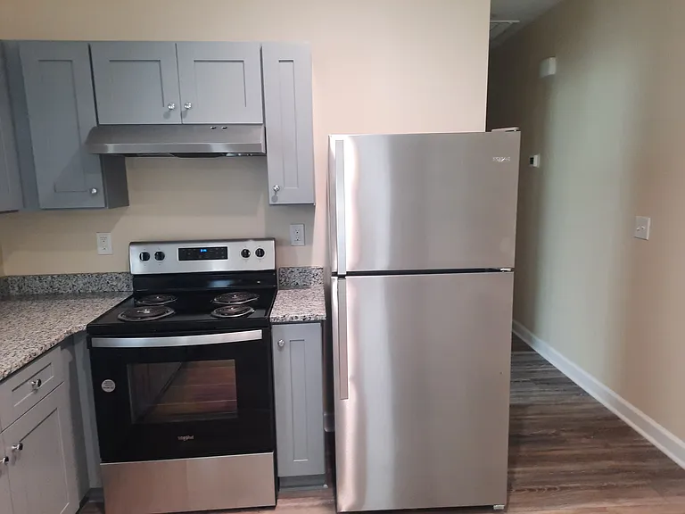1330 Hillsboro St #B — Photo 4