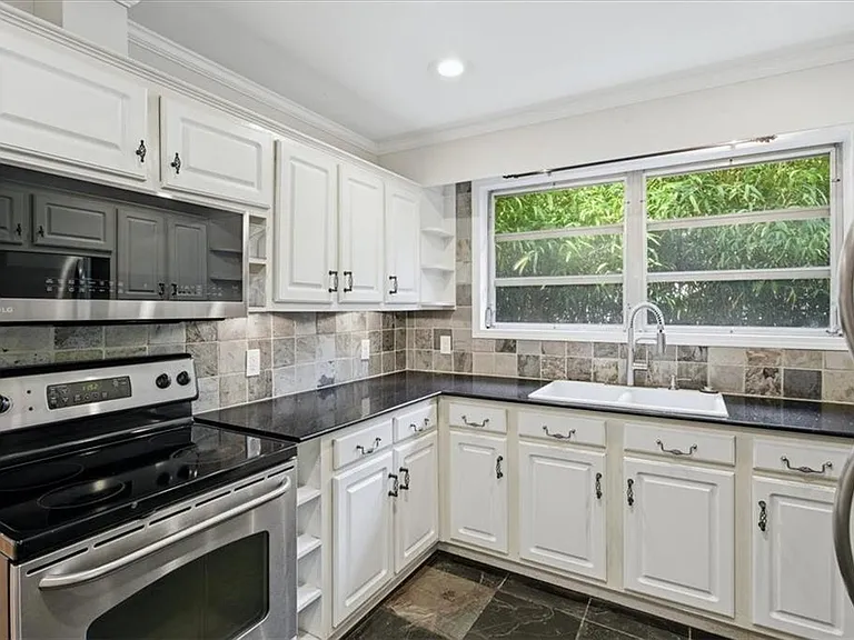 1513 Melrose Dr SW — Photo 13