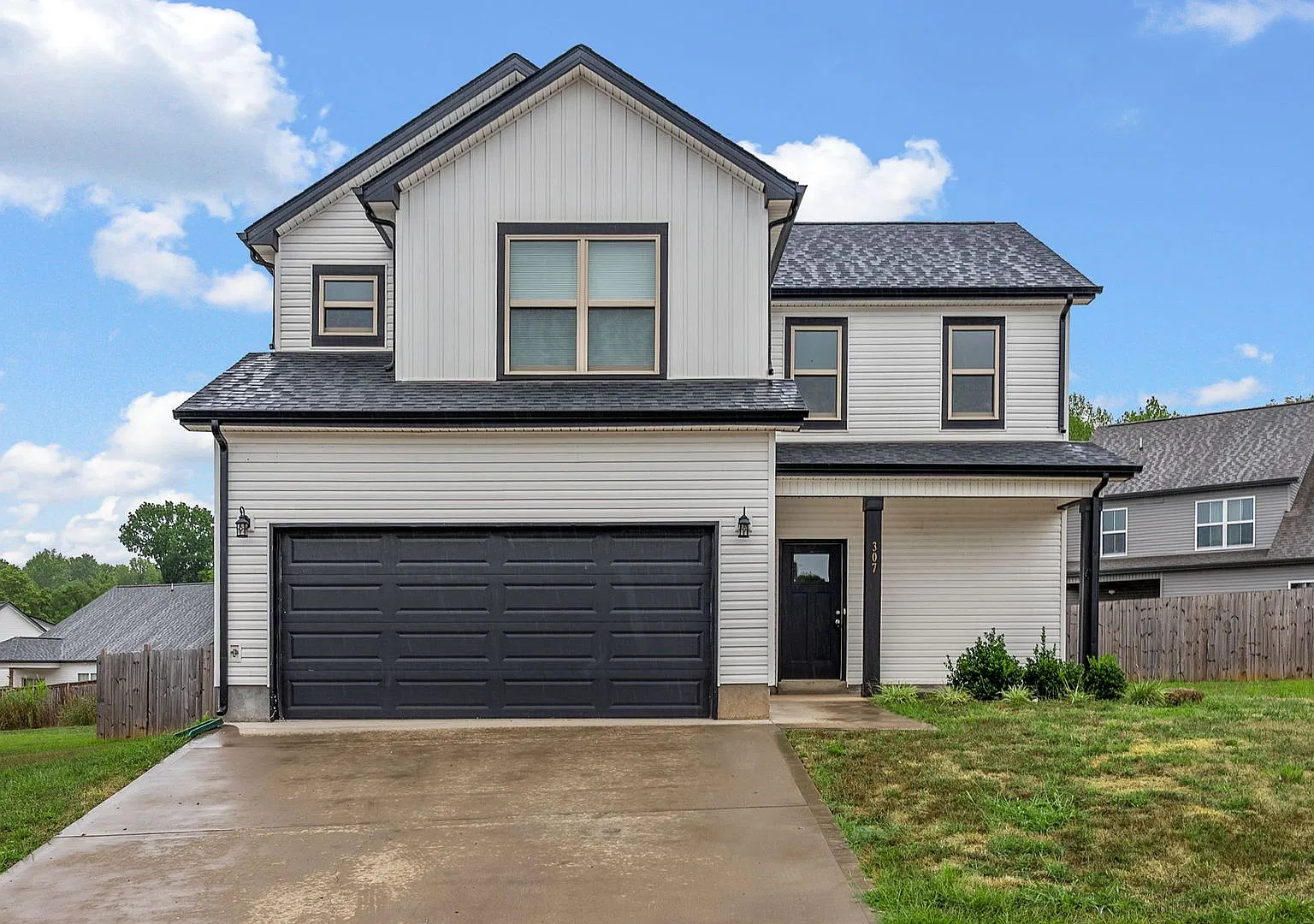 3 Bedroom 2 1/2 Bath Dog Friendly Home For Rent! — Photo 1