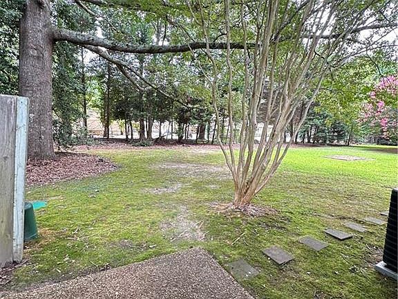 5th image of 103 Lewis Dr