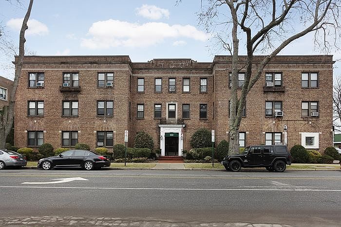1st image of 222 7th St #302