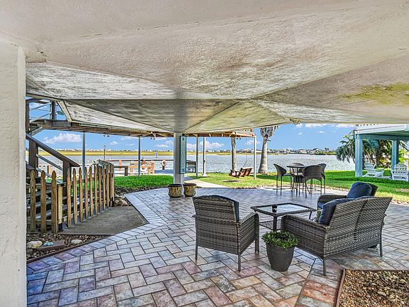 5th image of 83 Dolphin Ln