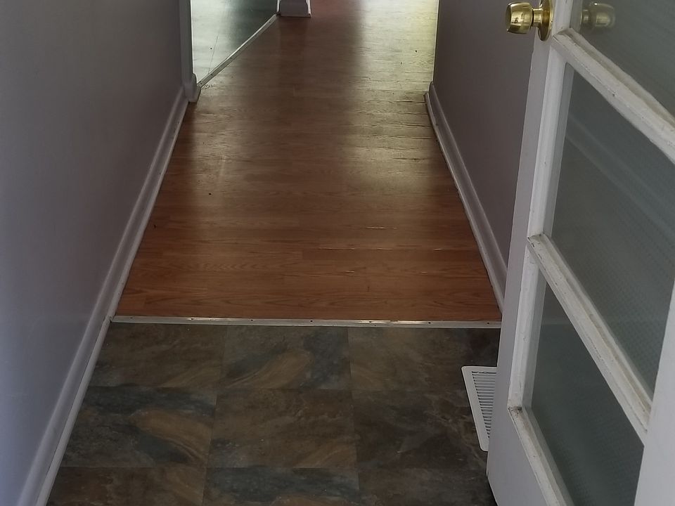 ENTRANCE TO THE APARTMENT