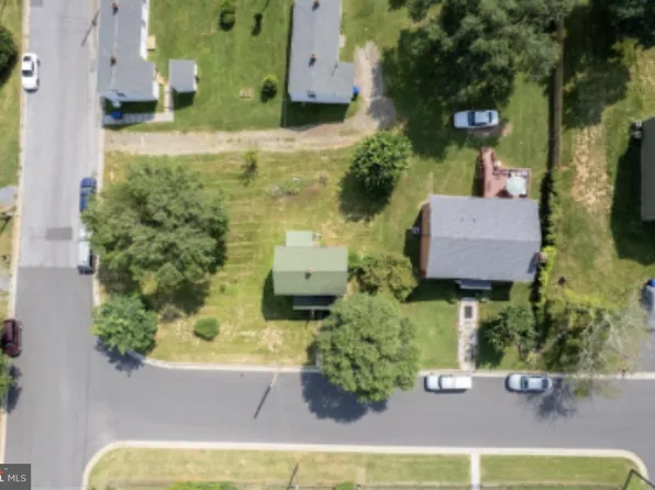 704 Parkview Dr, Front Royal, VA 22630