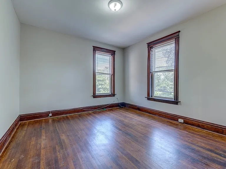 5779 Pershing Ave — Photo 22