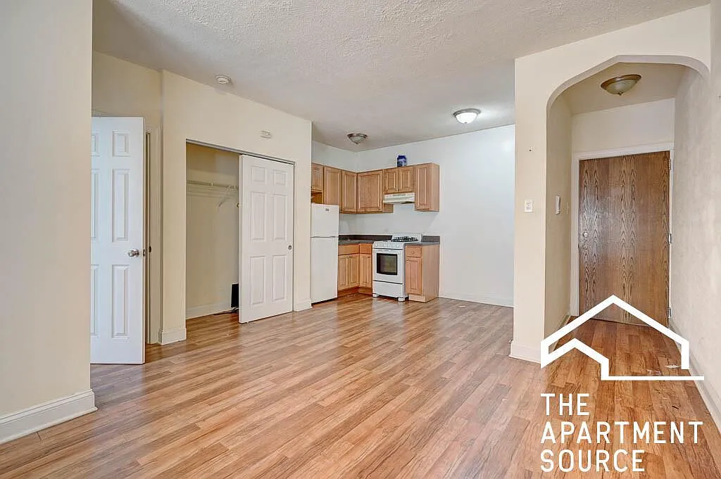 Studio, 386 sqft, $1,395 — Photo 3