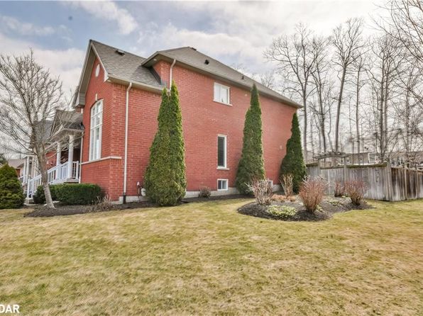 38 Camelot Sq, Barrie, ON L4M 0C3