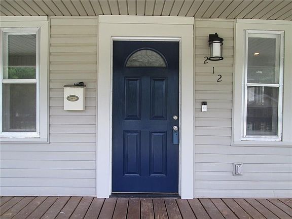 3rd image of 212 NE 15th St