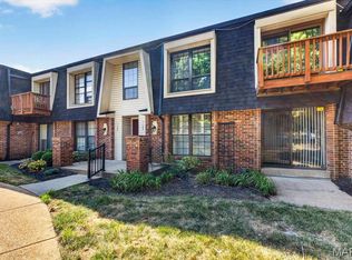 1143 Appleseed Ln APT D, Saint Louis, MO 63132