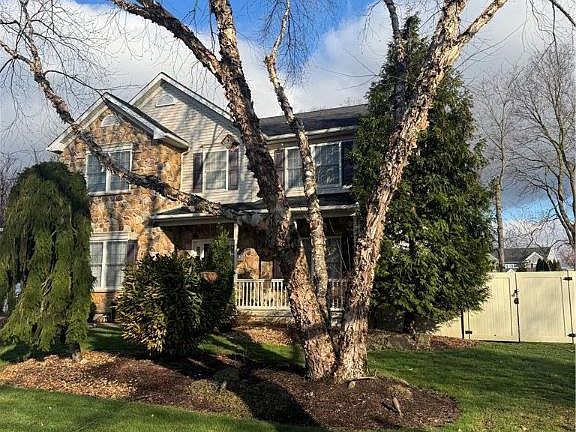 4th image of 2570 Steele Ln