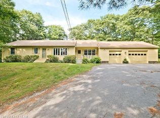 24 Knotty Pine Dr, Freeport, ME 04032