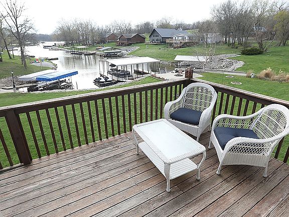 3rd image of 10527 Wildflower Dr