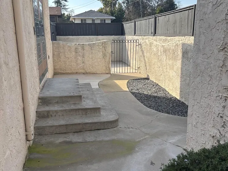 803 E Peralta Way — Photo 16