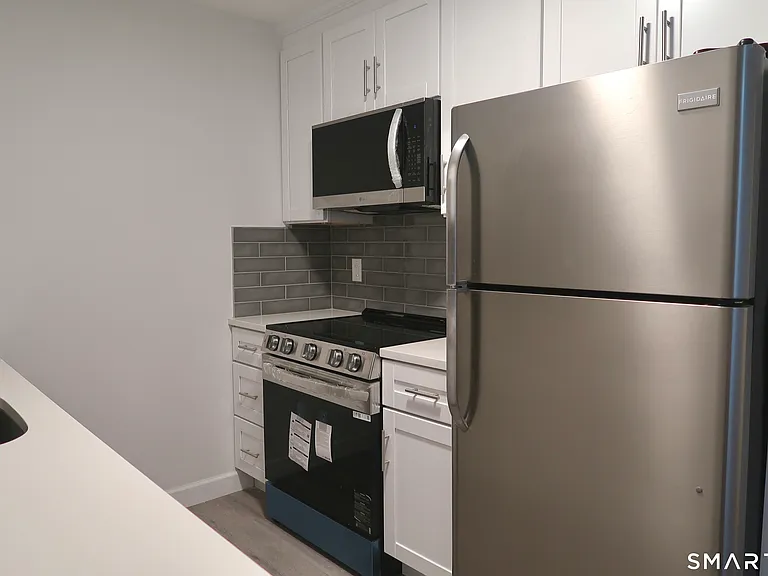 20 Woodsedge Dr #5B — Photo 4