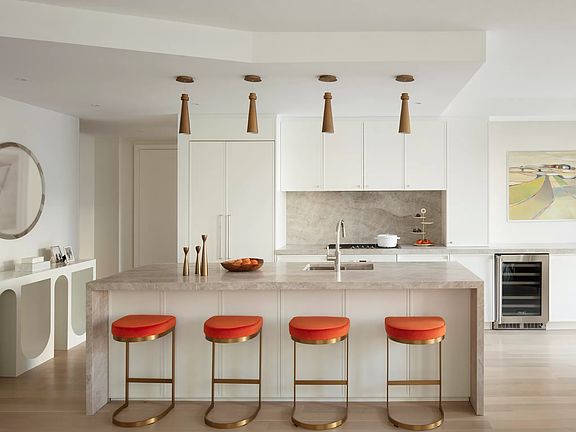 5th image of 212 W 72nd St #7H