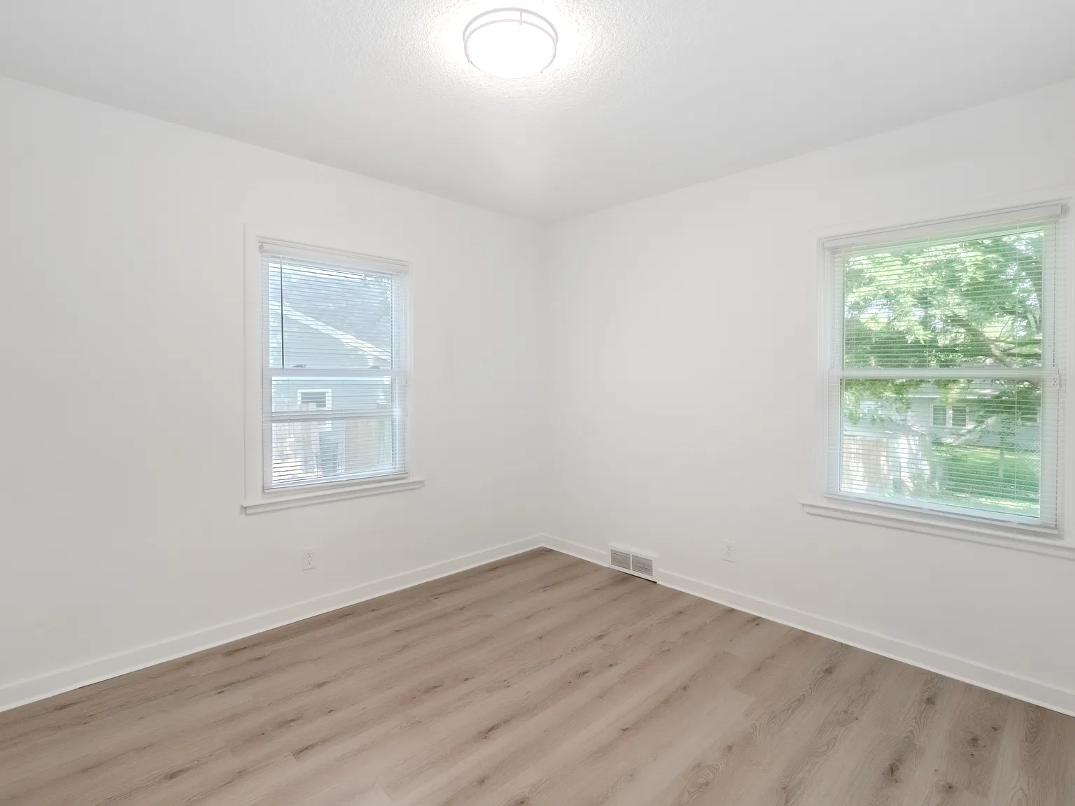 4 bed, 1253 sqft, $1,600 — Photo 4