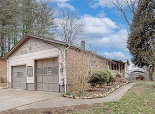 44 London Ln, Clyde, NC 28721