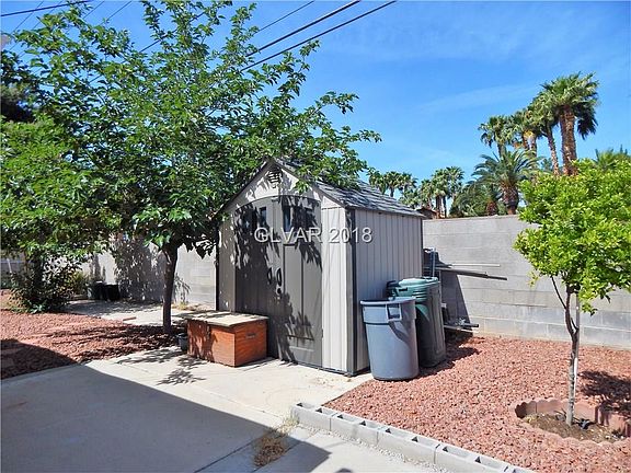 2nd image of 1324 Melville Dr