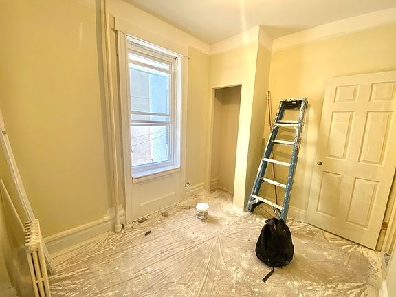 3rd image of 21-22 Newtown Ave #2CC