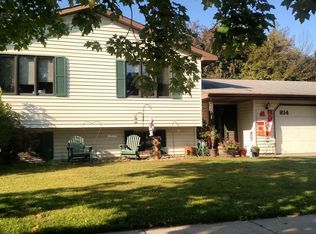 814 S 12th St, La Crescent, MN 55947