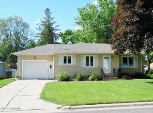 512 9th Ave SE, Waseca, MN 56093