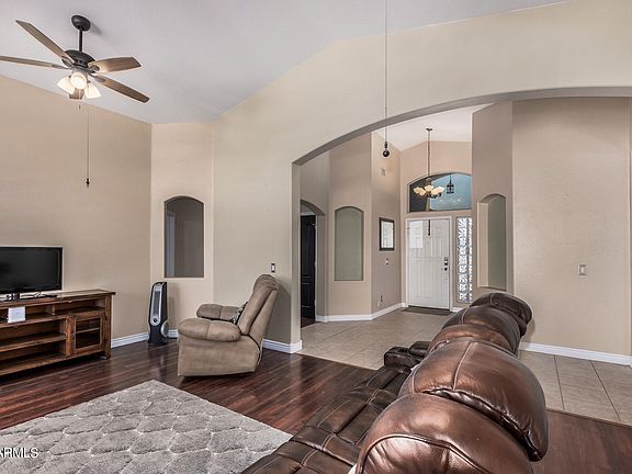 4th image of 29688 N BALMORAL Place
