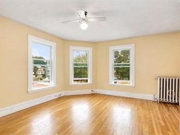 4th image of 80 Heath St