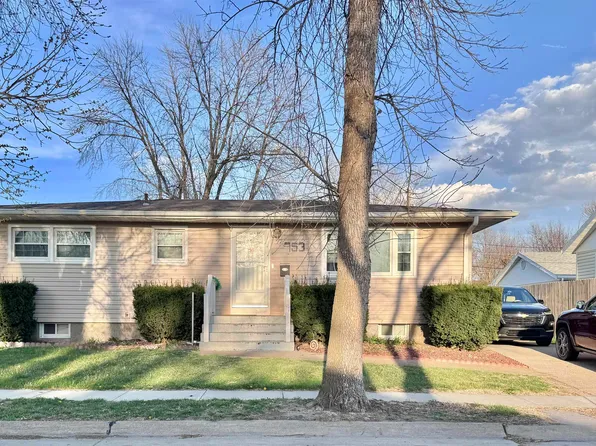 753 10th Ave, Columbus, NE 68601