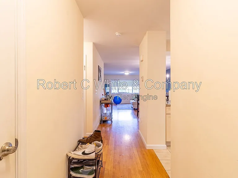 330 Crystal Ave #10 — Photo 9