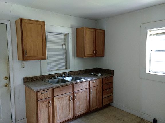 5th image of 603 Kansas Ave
