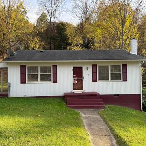 132 W 37th St, Buena Vista, VA, 24416
