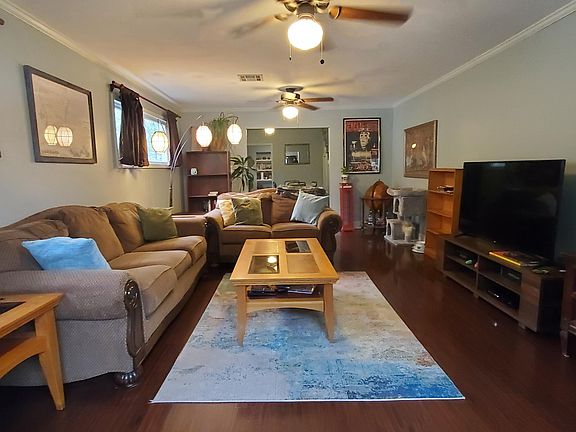 2nd image of 5545 Rosemary Pl