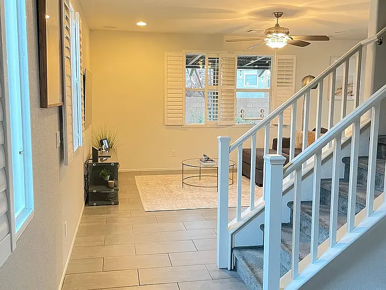 10639 Whiting Ave — Photo 12