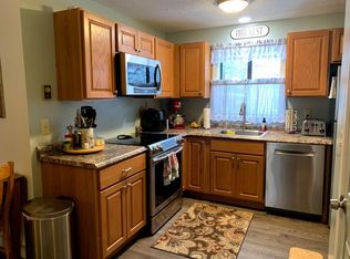 860 Murphys Rd #2D, Hartford, VT 05047