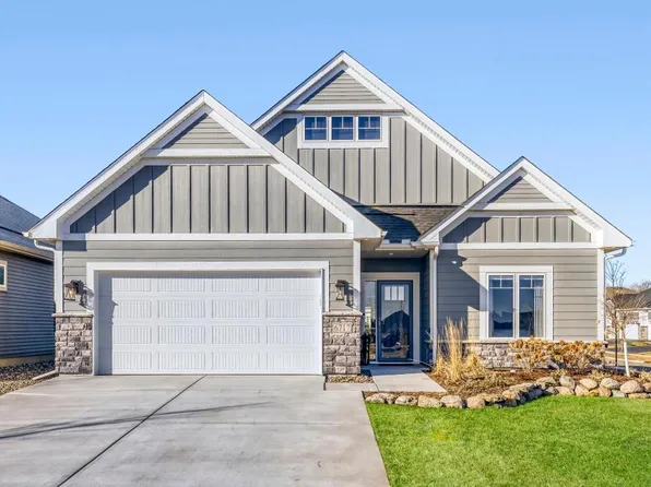6717 Bellflower Dr, Excelsior, MN 55331