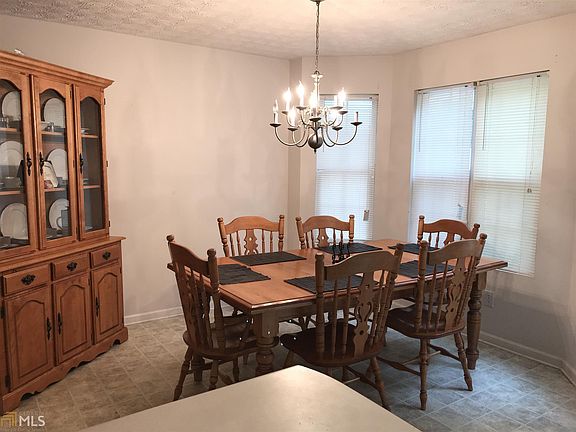 5th image of 2748 Valley Green Dr