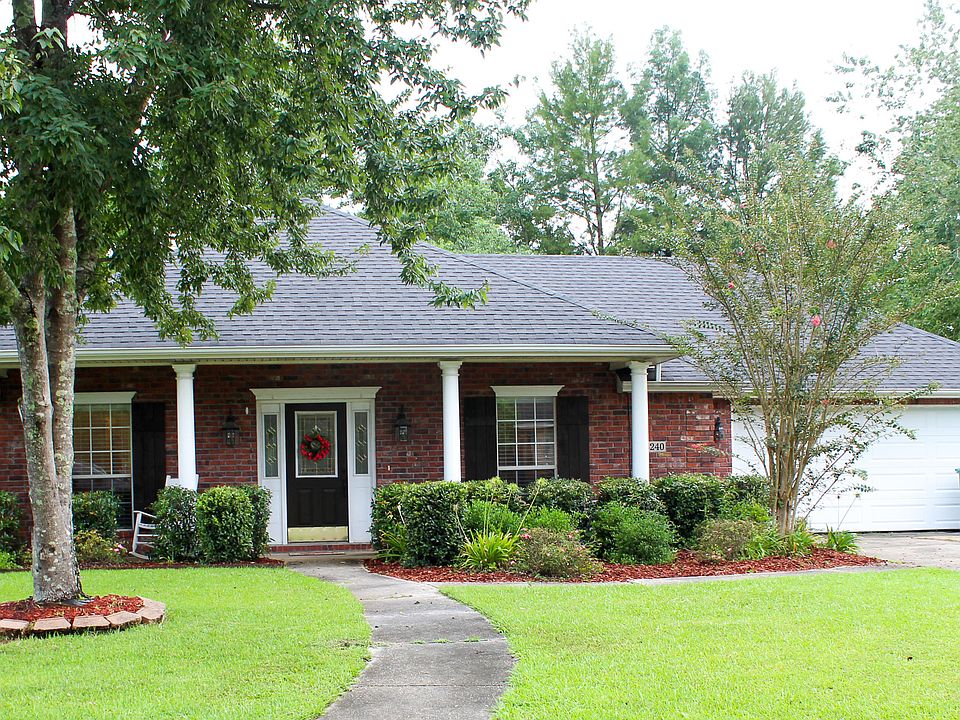 1st image of 13240 Carriage Cir