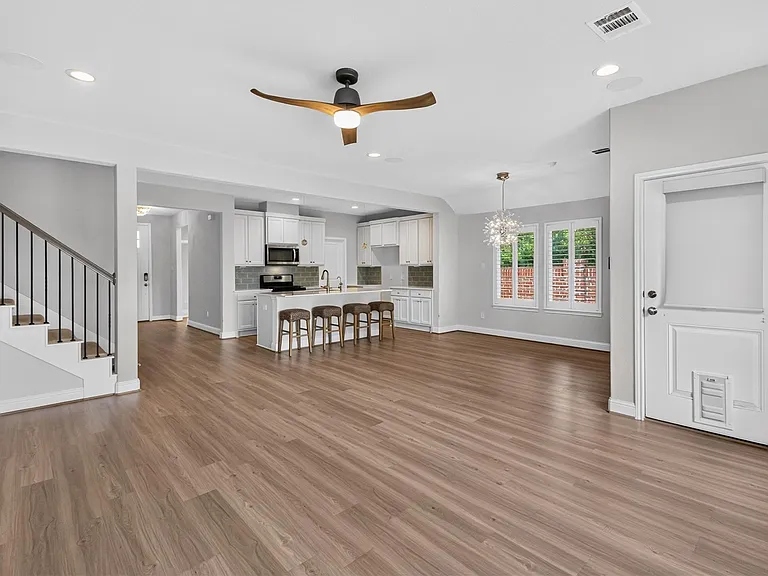 2524 Hagerman Ct — Photo 15