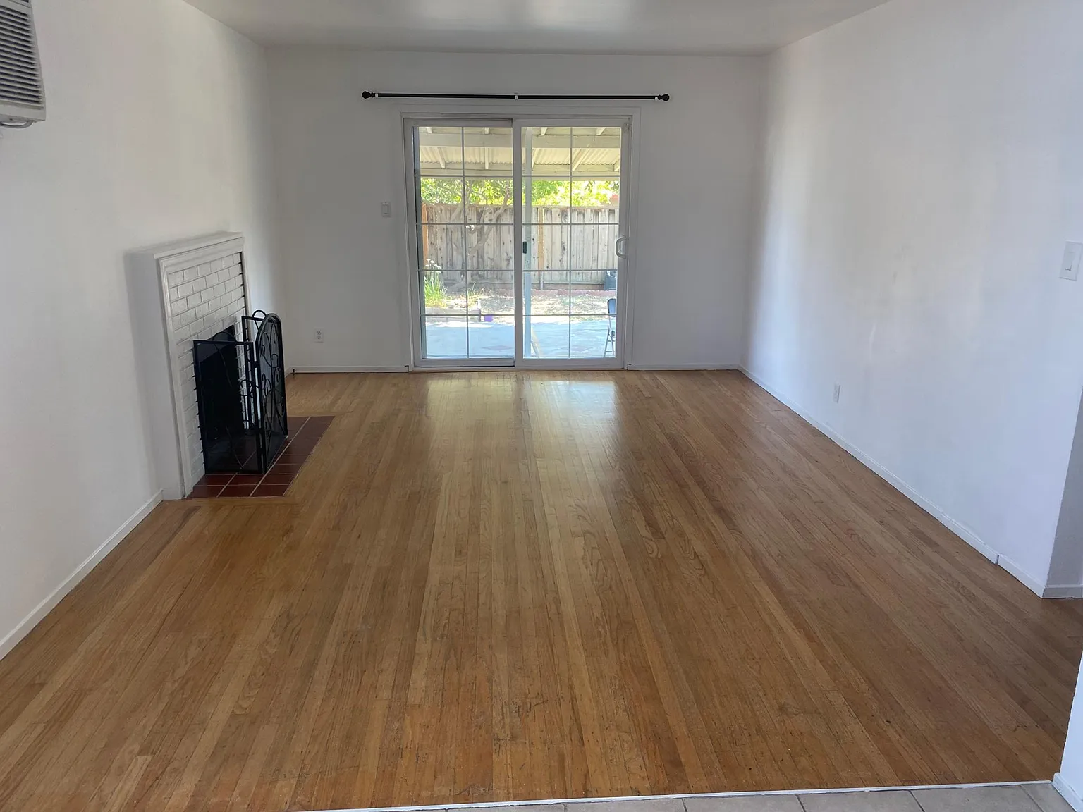 2857 Kennedy St photo 1
