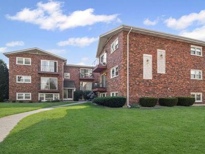5631 6th Ave APT 1C, Countryside, IL, 60525