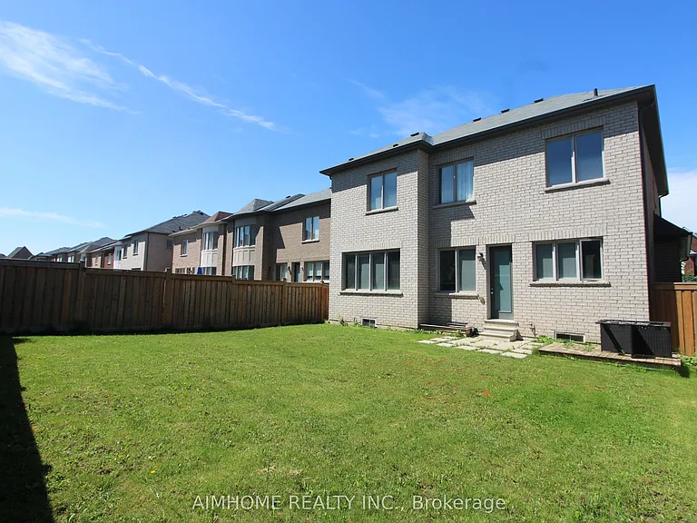 39 Scrivener Dr — Photo 26