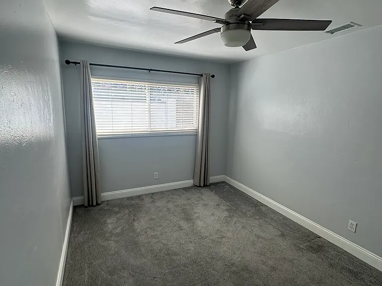 Bedroom 2 (13 x 9.5)