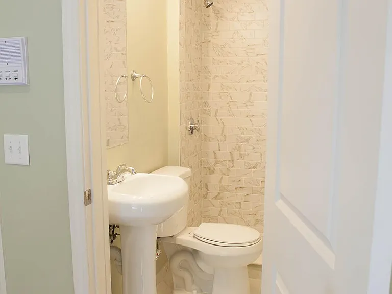 409 Dudley St #5L — Photo 17