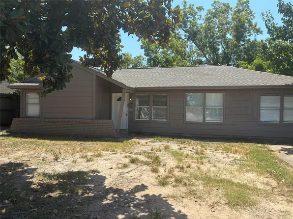 8423 Kempwood Dr, Houston, TX 77080