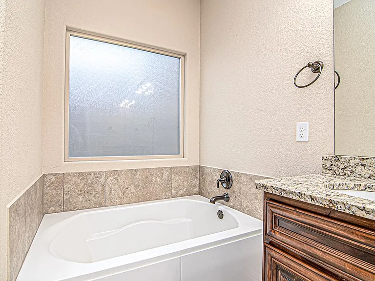 6612 Colony Rd — Photo 11