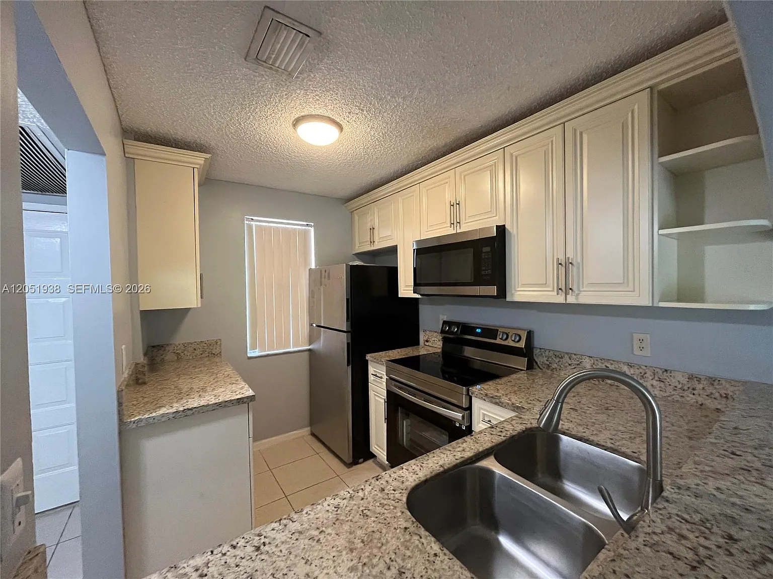Forest Park Condo — Photo 3