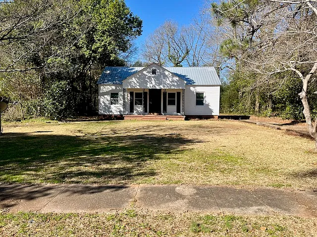 407 Forrest Dr — Photo 2