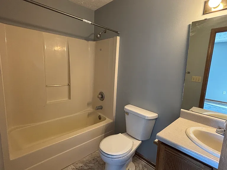 407 Vineyards Ct #407 — Photo 8