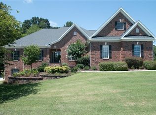 5621 Cape Fox Dr, Oak Ridge, NC 27310